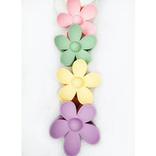 Load image into Gallery viewer, Daisy Hair Clip
