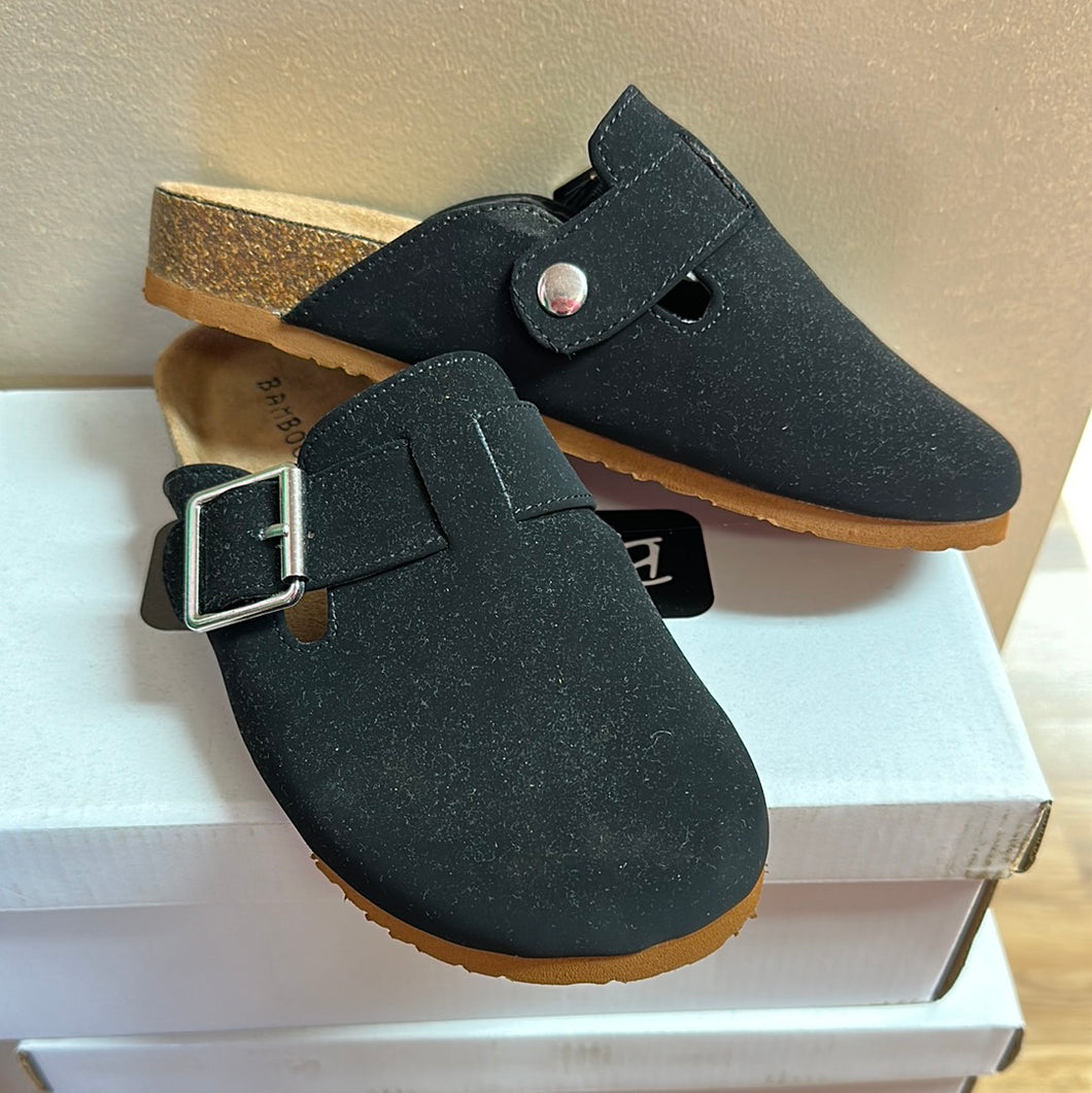 CLOSE TOE MULES